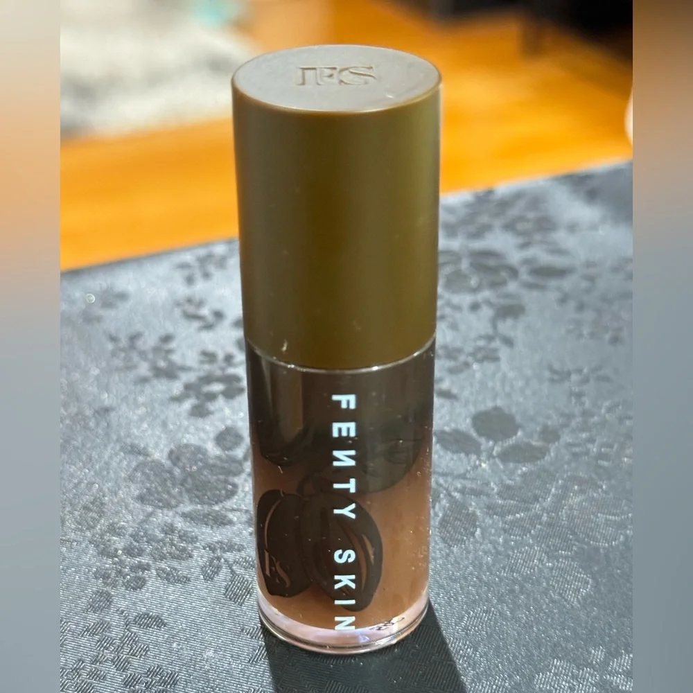 Fenty Beauty Lip Treatz Lip Oil in Cacao ( No Box)